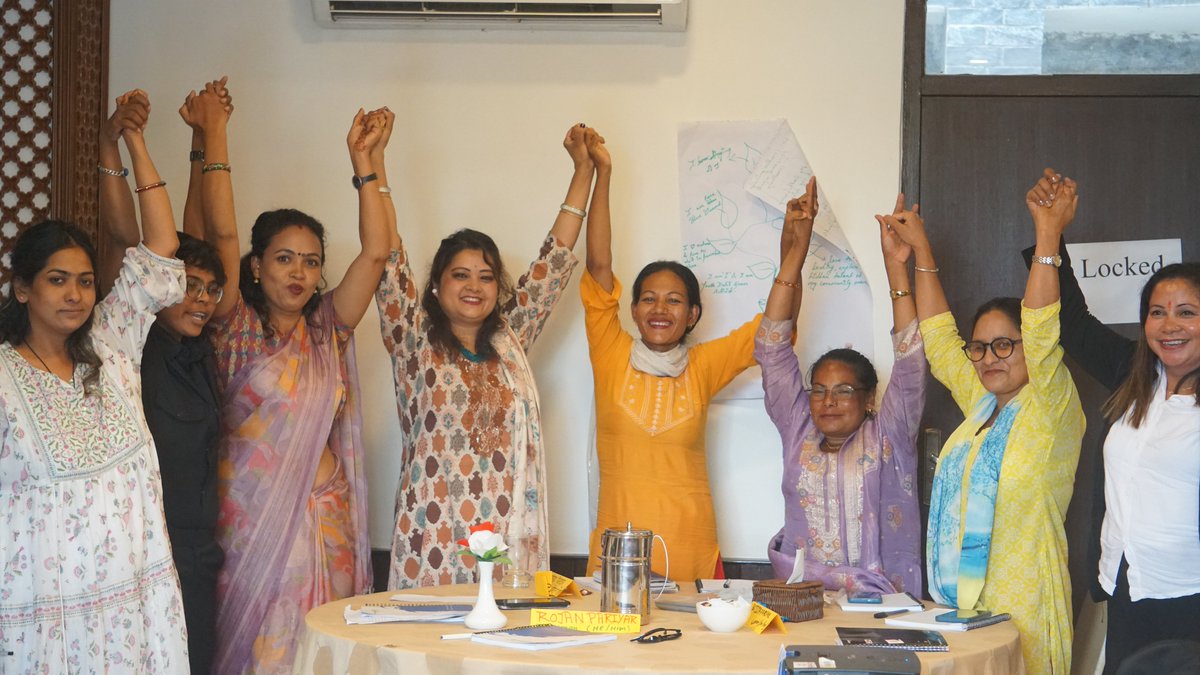 समता फाउण्डेशनले नेपालमा जात, लैंगिकता र यौनिकताको नयाँ भाष्य सिर्जना गर्ने उद्देश्यले यही २०८२ साउन ८ देखि १२ गतेसम्म ५ दिने समता फाउण्डेशन फेलोशिप (एसएफएफ) अभिमुखीकरण कार्यशाला सम्पन्न गरेको छ ।
समानताको लागि समता, भोगाइ र जीवनयापन फरक, तर कथा उस्तै-उस्तै...

#sff #fellowship