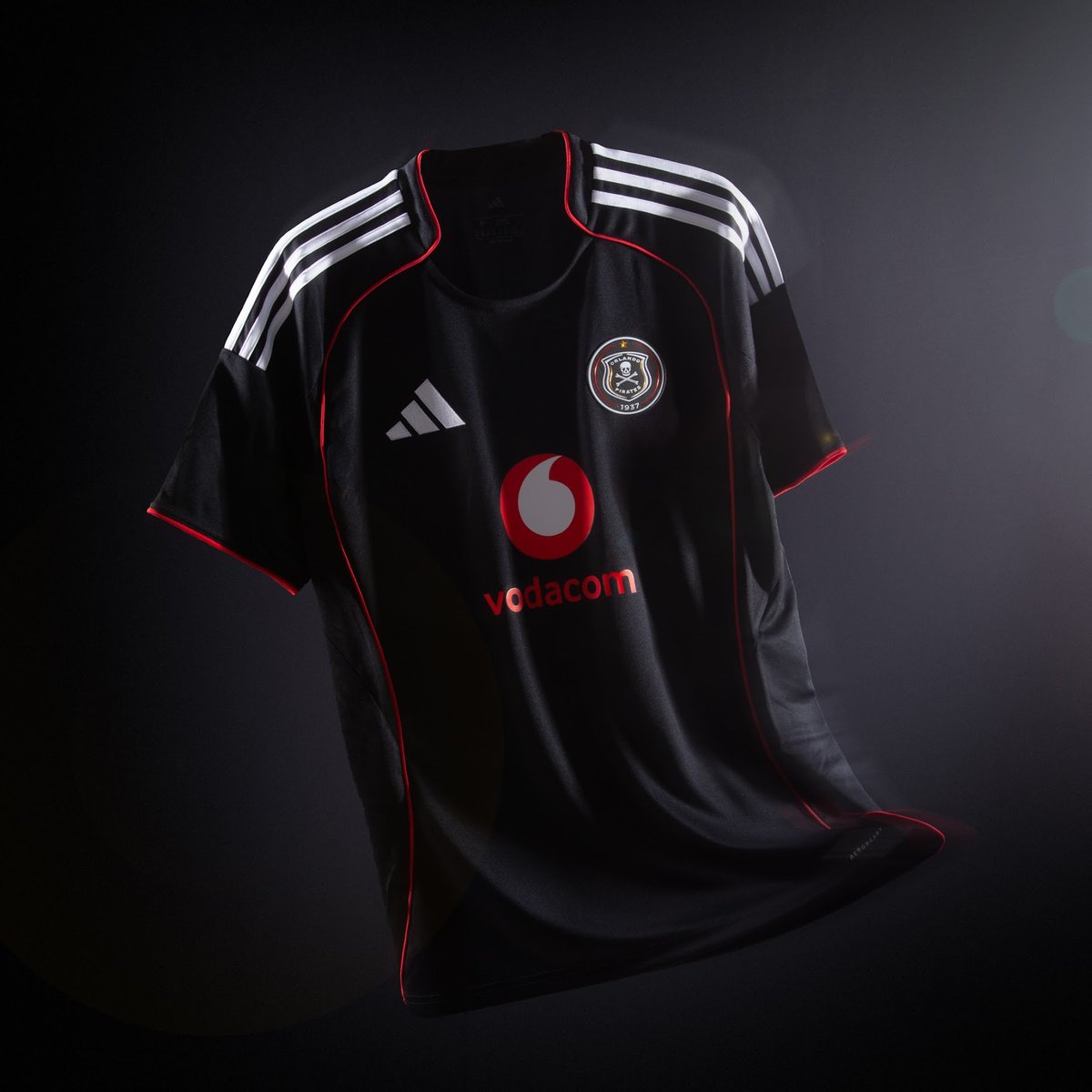 Le nouveau maillot des Orlando Pirates c’est vraiment pas idiot 🏴‍☠️

Lien (1̶0̶0̶€̶ 80€ code PDP20) penaltyy.co/46Ch2NP