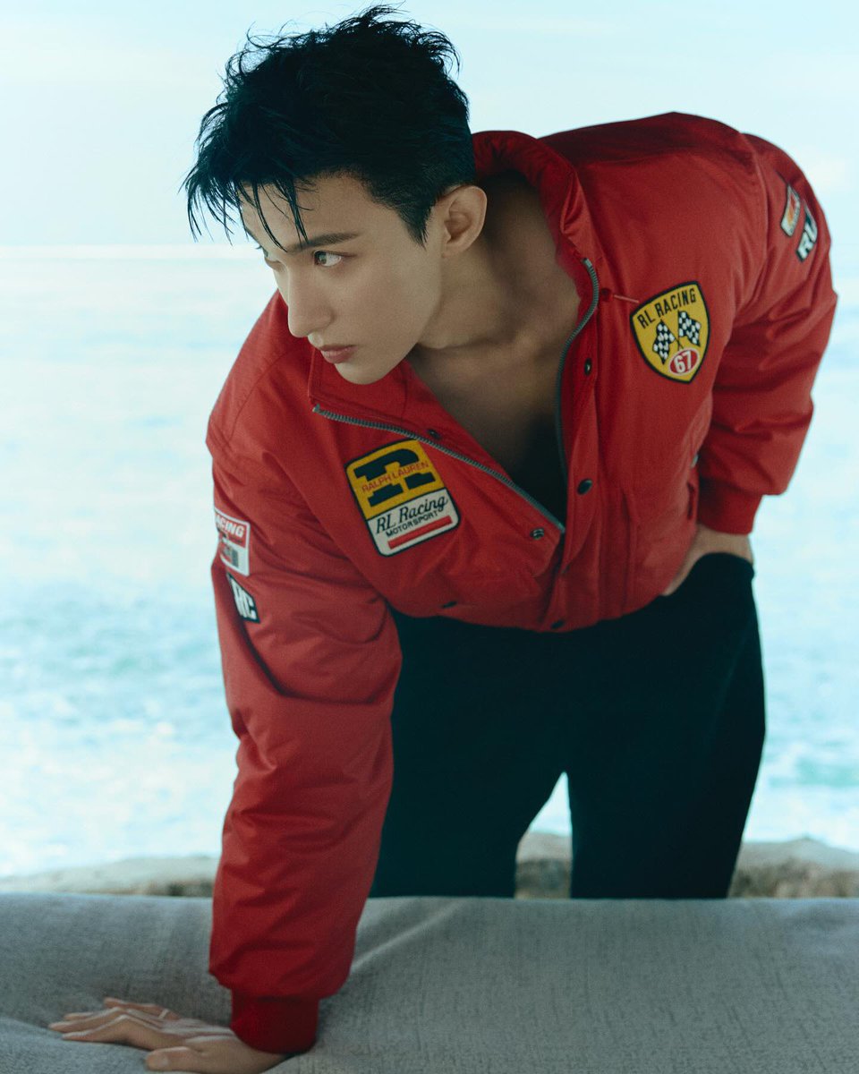 kyeomties's tweet photo. chest out and ass up does he know I’m crazy https://t.co/ZHoJRaNsbP