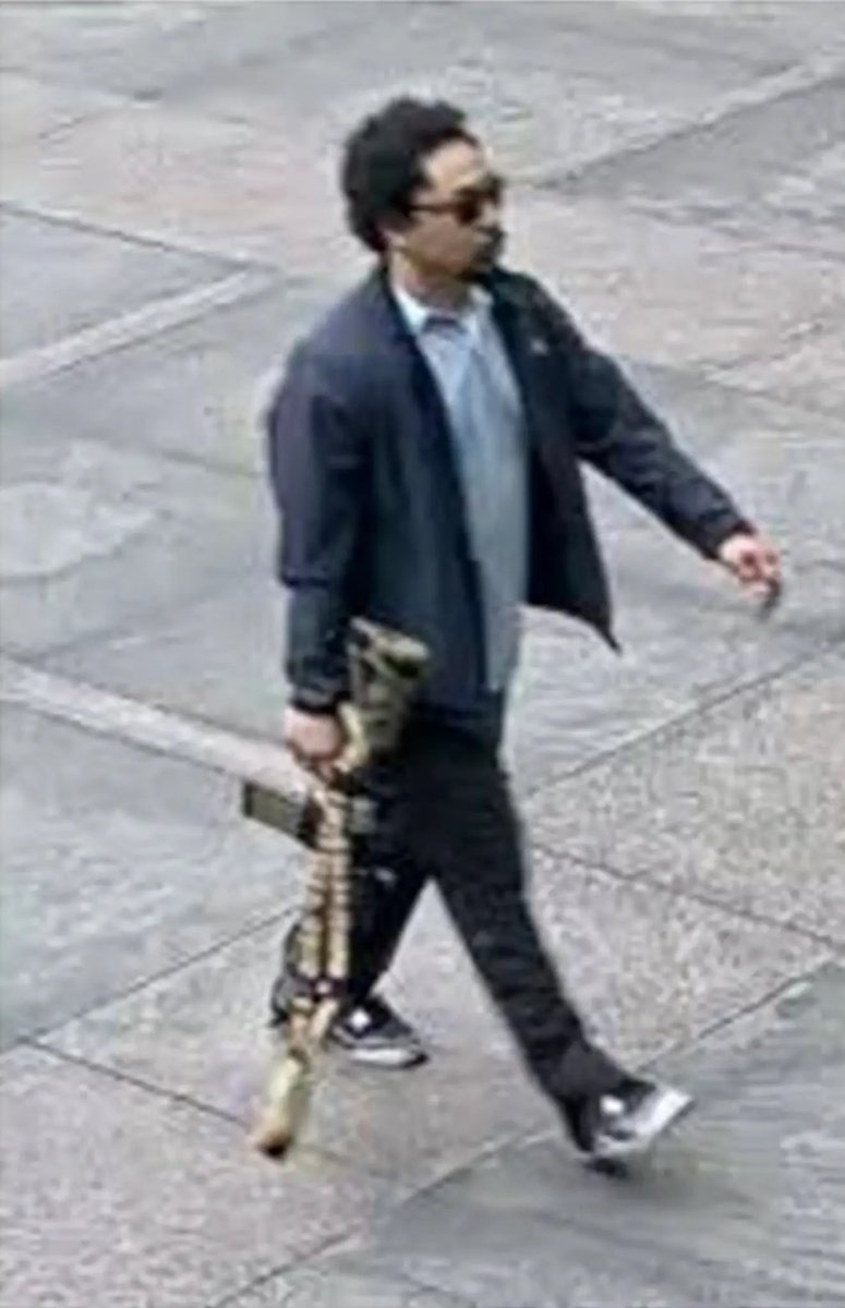 A Christian man shoots a NYPD officer in Manhattan — it’s “gunfire.” Had his name been Muhammad, it’d be “terrorism.” One headline. Two narratives. Same violence.

#MediaBias #Islamophobia #Manhattan #terrorist #Gunfire
