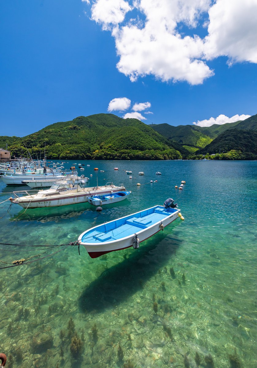 船が宙に浮かぶような尾鷲の海。