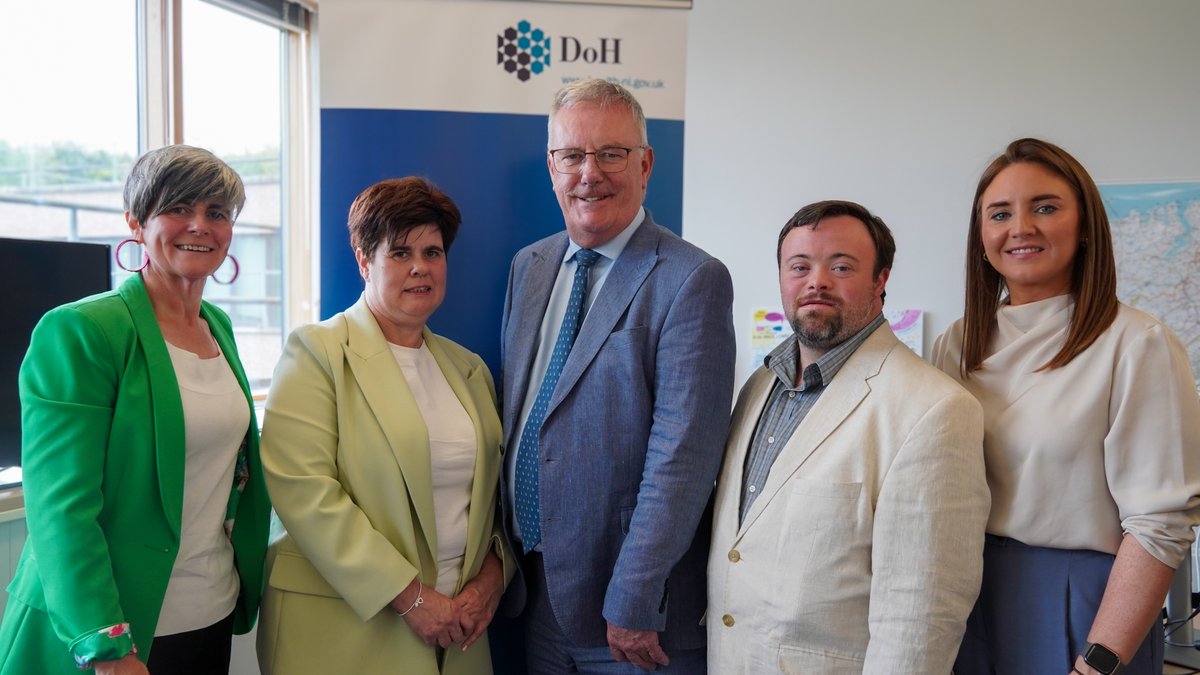The Health Minister met <a href="/Mencap_NI/">Mencap NI</a> to discuss their 'Do You See Me?' campaign, highlighting that people with a learning disability are more than their disability.

Minister Nesbitt also discussed a range of issues affecting those living with learning disabilities. #DoYouSeeMe