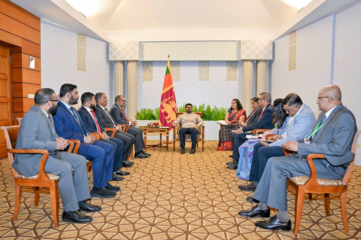 Ministry of Finance and Planning (@mofmv) on Twitter photo Minister of Finance and Planning, <a href="/MoosaZameer/">Moosa Zameer</a>, paid a courtesy call on H.E. Anura Kumara Dissanayake <a href="/anuradisanayake/">Anura Kumara Dissanayake</a>, President of Sri Lanka, during his ongoing State Visit to the Maldives. Discussions focused on strengthening bilateral economic and development cooperation. Minister of Finance and Planning, <a href="/MoosaZameer/">Moosa Zameer</a>, paid a courtesy call on H.E. Anura Kumara Dissanayake <a href="/anuradisanayake/">Anura Kumara Dissanayake</a>, President of Sri Lanka, during his ongoing State Visit to the Maldives. Discussions focused on strengthening bilateral economic and development cooperation.