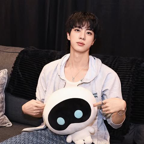 jinthestandard's tweet image. so it’s the same day same seat as this iconic sexy cutie seokjin selfie 😋