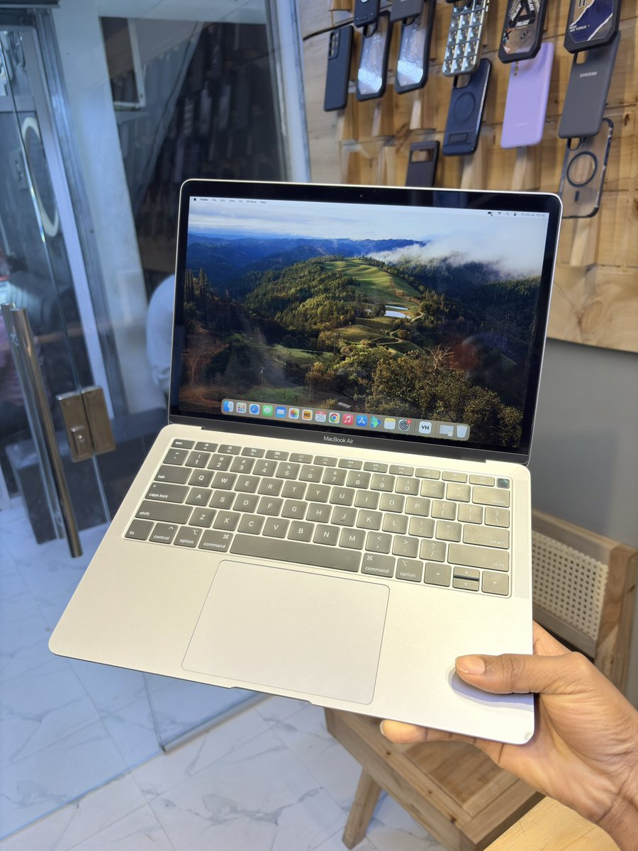 thinker24hr's tweet image. Kindly Retweet🙏🏽

💻 Macbook Air

▪️2019
▪️intel: Core i5
▪️8Gb Ram / 256Gb
▪️Clean condition 🧼 

Bei 880,000/= Tsh

📞0628139218 | 📞 0747689218 
📍Dar es salaam | Mikoani Tunasafirisha 🚌
