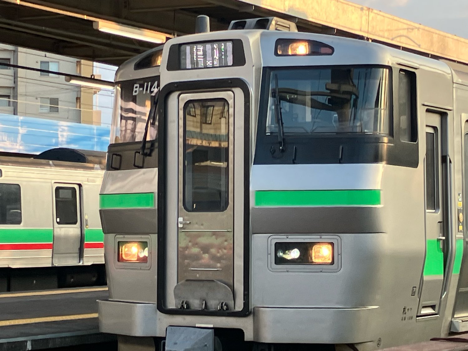 鉄道看板 　サボ　札幌・岩見沢行き Yahoo!オークション -「岩見沢」(行先板、サボ) (廃品、放出品