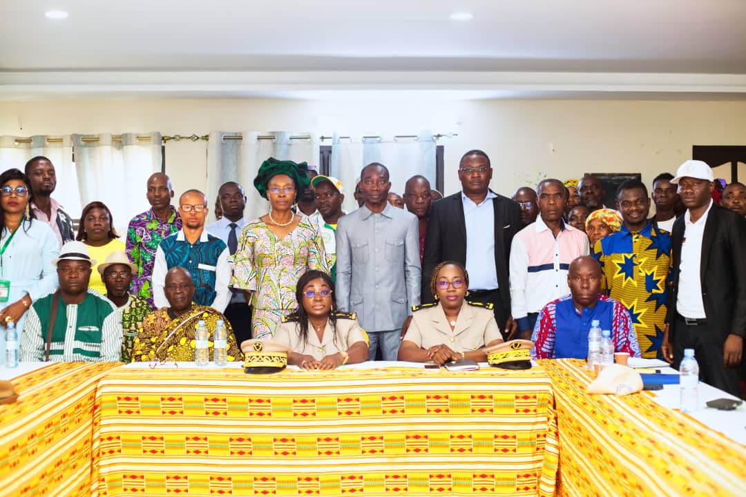 ICS_SP's tweet photo. ICS Côte d’Ivoire hosted the end-of-activity presentation for the Projet Intégré de Protection (PIPIREF-SC) in Divo, bringing together key stakeholders to share results and outcomes of the project.
The PIPIREF-SC project, implemented by ICS Côte d’Ivoire and financed by Nestlé, ICI, and Sucden, focuses on the fight against child labour within Nestlé’s supply chains—particularly through the Socopasg Cooperative, in four communities within the Divo Department.
The event was honored by the presence of the Sub-Prefect of Nébo, the General Secretary of Loh-Djiboua, and representatives from child protection authorities, including MFFE, MPS, DRENA, and the Education Department. Community leaders, coaches, and Parent Change Agents also actively participated, sharing experiences and testimonies on the project’s impact.
This milestone presentation marked a key moment of reflection, celebration, and commitment to continuing collaborative efforts to protect children and empower communities across the region.

#PIPIREFSC #ChildProtection #EndChildLabour #ICS_CotedIvoire #Nestlé #ICI #Sucden #Socopasg #CommunityEmpowerment #ParentalEngagement #SupplyChainResponsibility #CôteDIvoire #Divo #Nebo #LohDjiboua #ProtectEveryChild