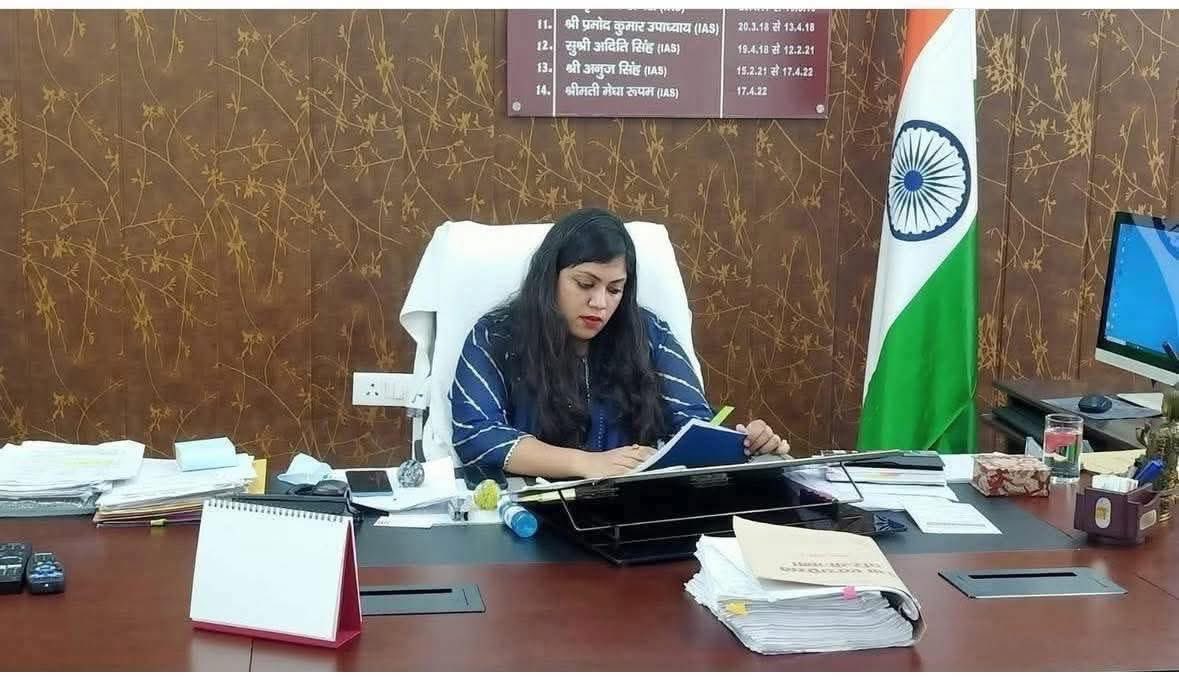 pahalwelfareFND's tweet photo. गौतमबुद्धनगर की नव नियुक्त जिलाधिकारी @dmgbnagar श्रीमती मेधा रूपम (IAS) का हार्दिक स्वागत एवं अभिनंदन।💐
आपकी प्रशासनिक दक्षता, सशक्त नेतृत्व क्षमता और जनहित के प्रति संवेदनशील दृष्टिकोण से जनपद को नई दिशा और ऊर्जा प्राप्त होग, ऐसा दृढ़ विश्वास है।
#WelcomeDM
#MedharupamIAS https://t.co/6FHYzmLPg8
