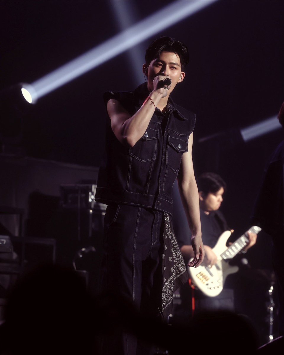 อีกหนึ่งความทรงจำที่ประทับใจมากกับโชว์ที่ผ่านมา สำหรับพวกเรา 'JASP.ER' 😘

ขอบคุณทุกคนที่มาหากันนะครับ
ไว้เจอกันอีกน้าาา 🥰❤️

#GMMTVMUSICONXJAPAN2025
#JASPER #RISERMUSIC #GMMTV