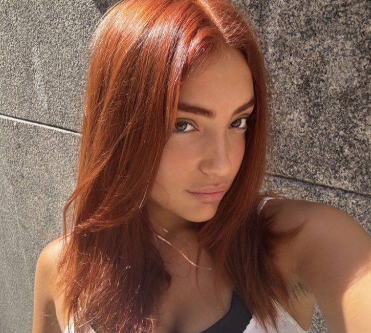 bittercxs's tweet image. es perfecta