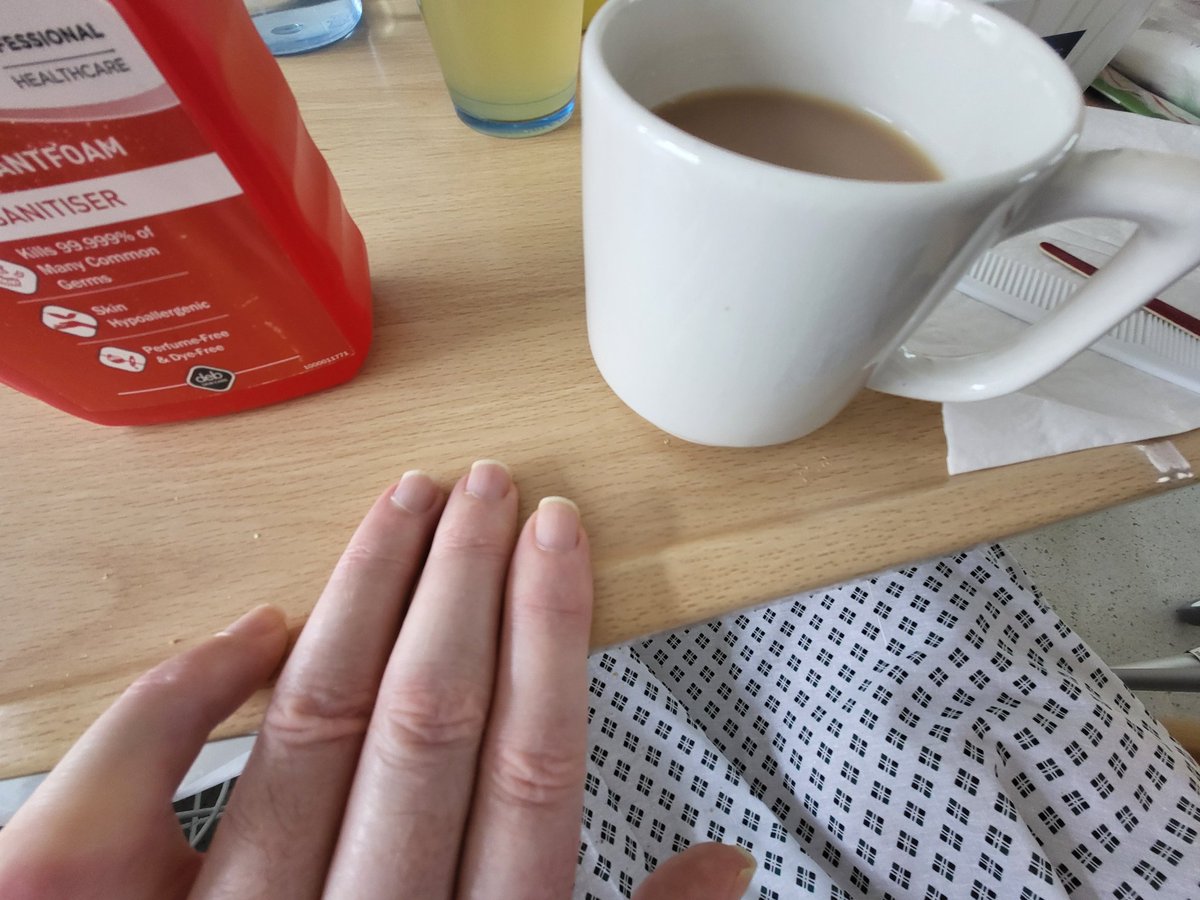 TimmyUk's tweet image. ... tea time again wearing my excellent glasses watching storage wars on SkyGo in sideroom in hospital ... ๐ฅ ๐ ๐ง ๐ฑ ๐ผ ๐คณ ๐ฐ ๐ก ๐ซ โ๏ธ