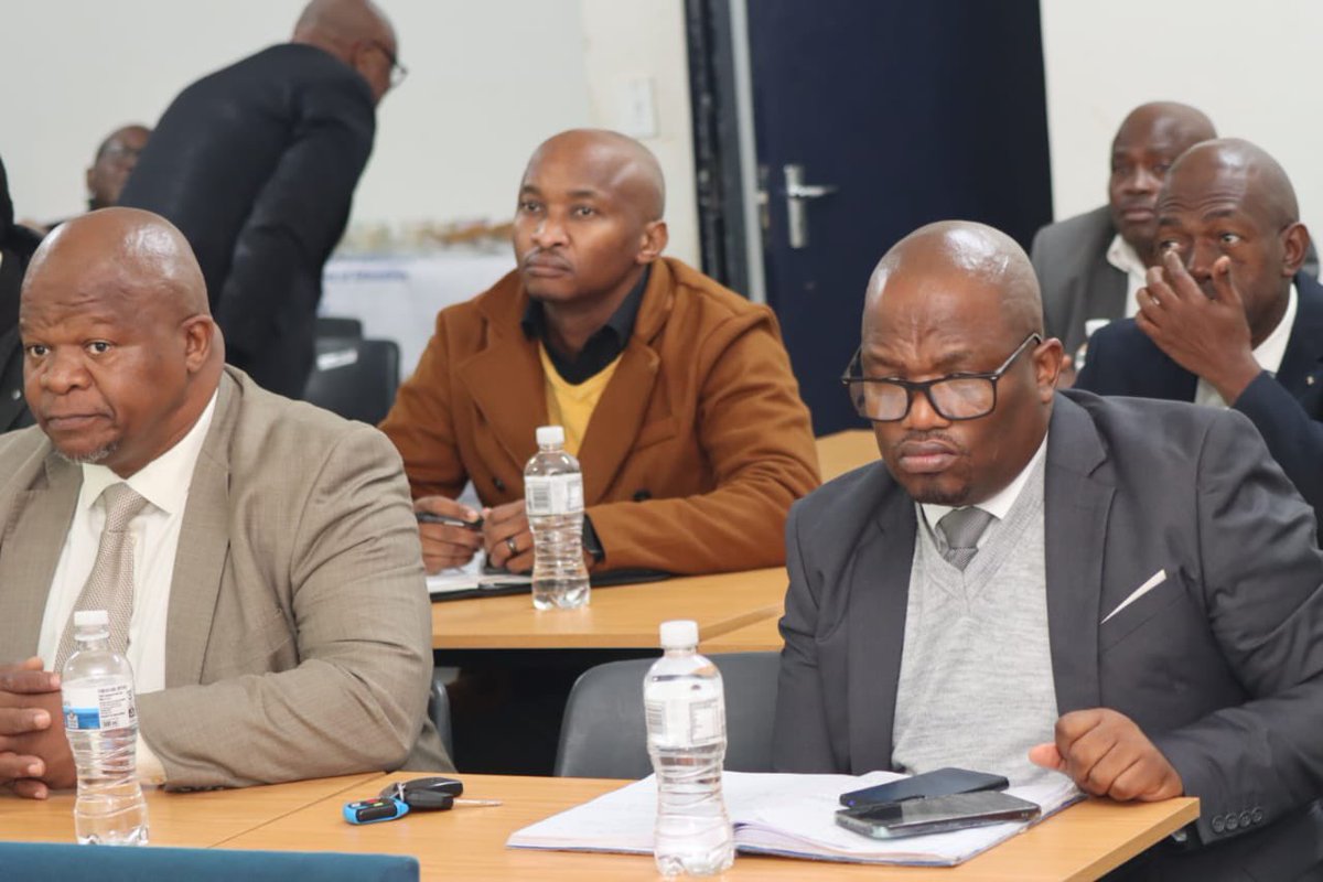 HubertMweli's tweet image. Good morning! We are at the OR Tambo Coastal Education District for the district support and #ClassOf2025 engagement. We are currently meeting the district and circuit officials at Bhekizulu Senior Secondary School in Libode, Eastern Cape @ECDOEZA @DBE_SA