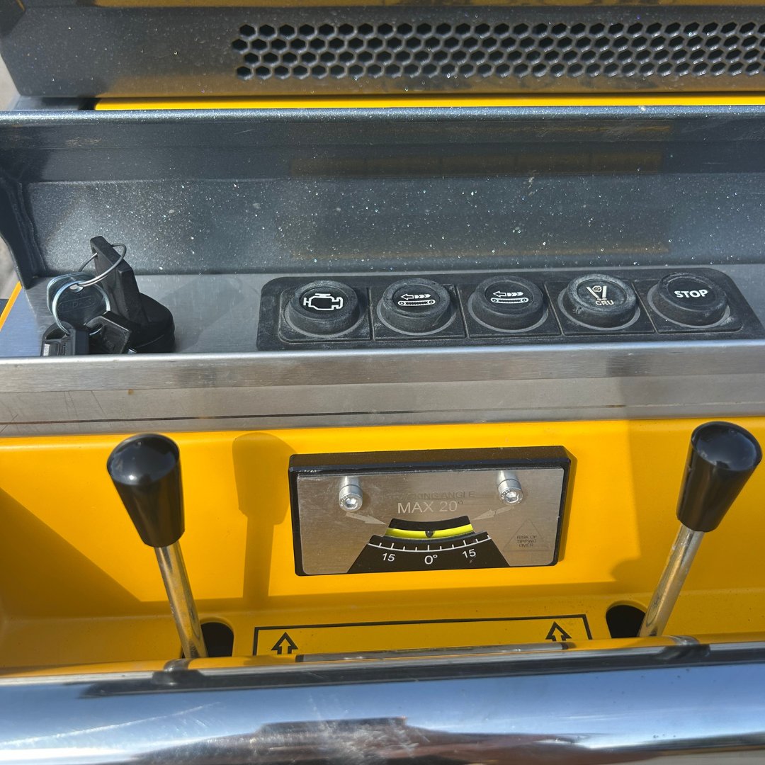 A key element of all our machines is their ease of use. Our crushers have controls at both ends of the machines, for easy access and additional safety and control. 

#dragonequipment #microcrusher #madeinbritain #minicrusher #concretecrusher #cr450crusher #cr400crusher