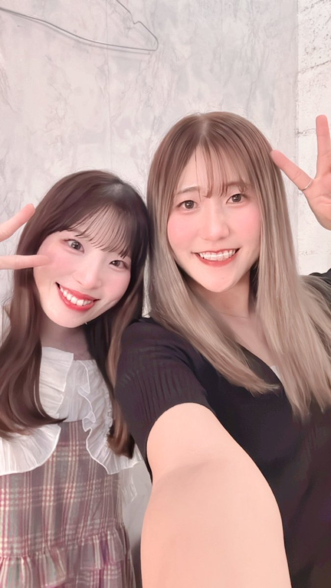 ラストりさちゃん！
もうね、当日歌声に泣かされました😭✨️
MVと歌声リンクしすぎて、歌詞も共感できるからすごい刺さって、号泣でした！
歌っている時と話して時本当にまんまでずっとあったかくて優しい先輩☺️
出会いに感謝ってほんと思う✨️
これからもよろしくね✨️

フォローぜひしてね✨️