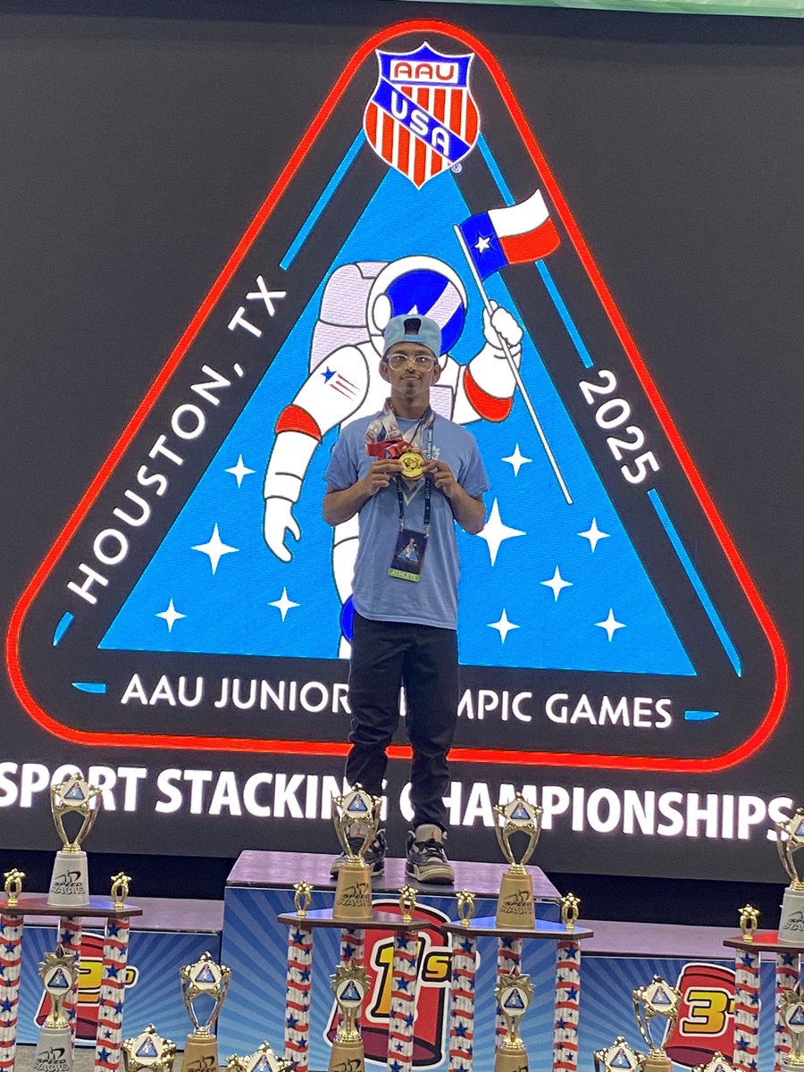 AmmaarUsmaan's tweet photo. Ammaar won 2 Gold, 3 Silver and 3 Bronze medals at AAU Junior Olympics 2025 in Houston, in Sport Stacking. #AAUJuniorOlympics #SportStacking #AAUHouston2025 #TeamCanada  #CUpStacking #SpeedStacking #StackToWin #AwardCeremony #YouthChampions #HoustonGames #teamOntario https://t.co/aYl2qDU3MU