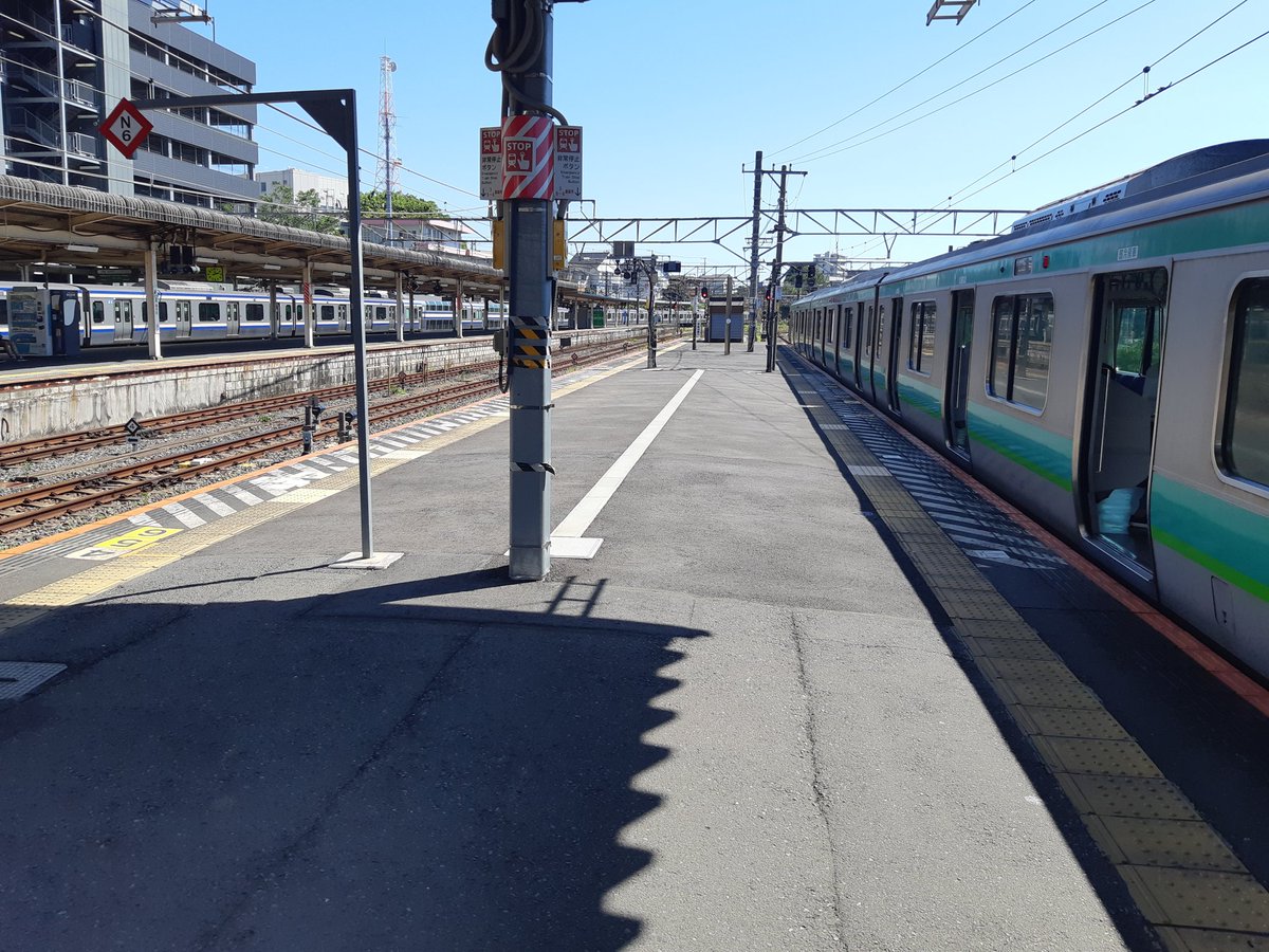 localtrainlove's tweet image. #成田駅 #成田線 #青春18きっぷの旅
成田駅14時14分発の成田線我孫子経由常磐線直通快速上野行きに乗り換え。