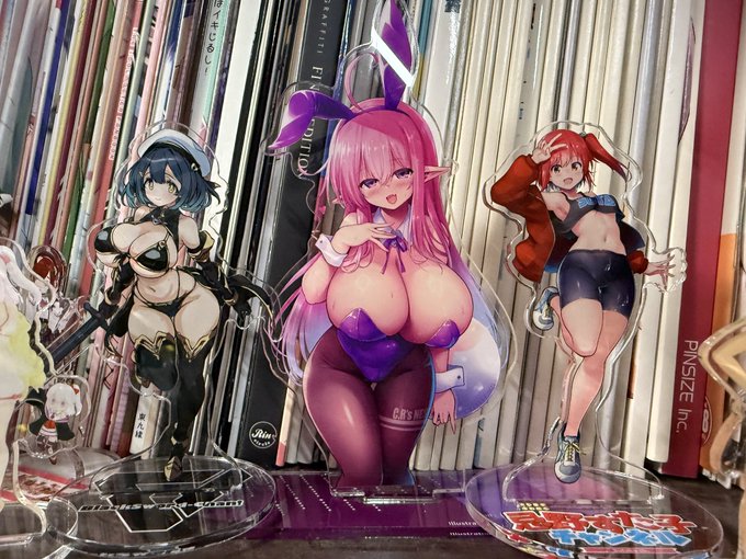 広輪凪先生のブラックソードちゃんも届いてたので、色々ご近所さんやうちの子と並べて。 