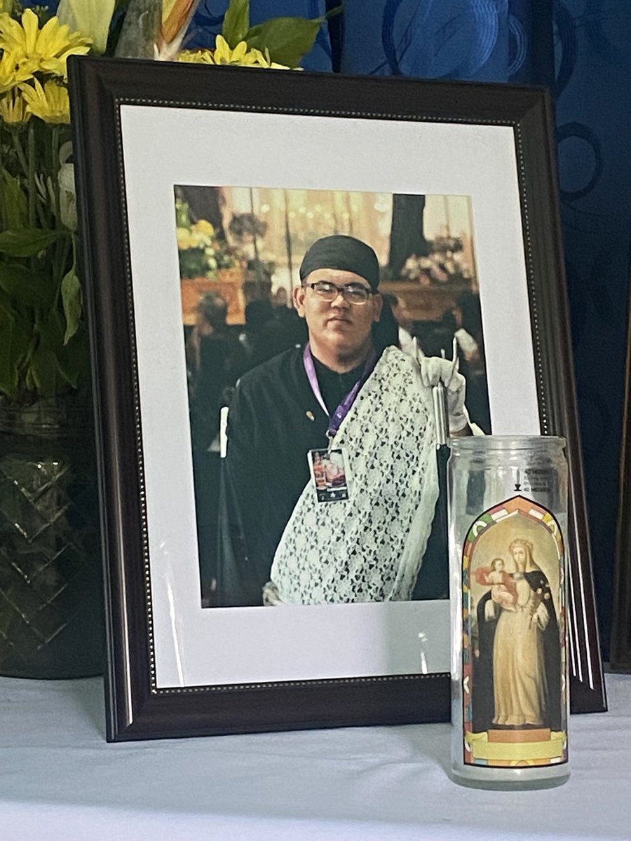 Nunca me imagine tener que estar en esta situación, se fue unos de los míos, más que mi primo, fuiste mi hermano, mi amigo, mi compañero, toda una vida juntos y hoy no encuentro el por que de tu partida, me destroza el corazón tener que aceptar que ya no estás. Paz a tu alma 🫂