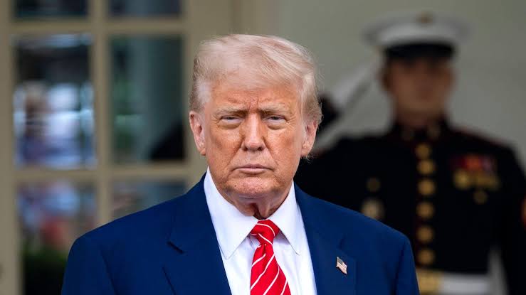 hehe_samir's tweet image. BREAKING:
President Donald Trump warned BRICS nations of 10% tariffs if they act against the dollar.