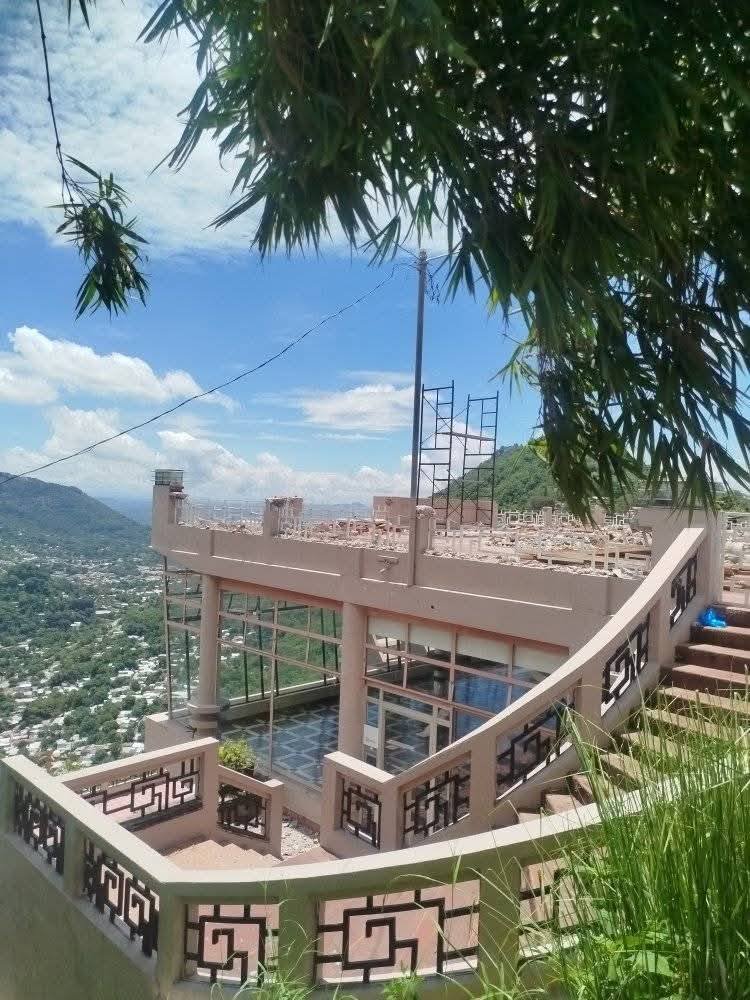 C. C. D. (@ccdinarte2010) on Twitter photo HAN COMENZADO A DEMOLER el mirador de los Planes de Renderos. Fue construido en la década de 1950 por la Junta Nacional de Turismo, bajo la dirección del poeta y diplomático cojutepecano Raúl Contreras Díaz (1896-1973). Otro patrimonio cultural que cae. <a href="/EfemeridesSV/">C. C. Dinarte profesor</a> HAN COMENZADO A DEMOLER el mirador de los Planes de Renderos. Fue construido en la década de 1950 por la Junta Nacional de Turismo, bajo la dirección del poeta y diplomático cojutepecano Raúl Contreras Díaz (1896-1973). Otro patrimonio cultural que cae. <a href="/EfemeridesSV/">C. C. Dinarte profesor</a>