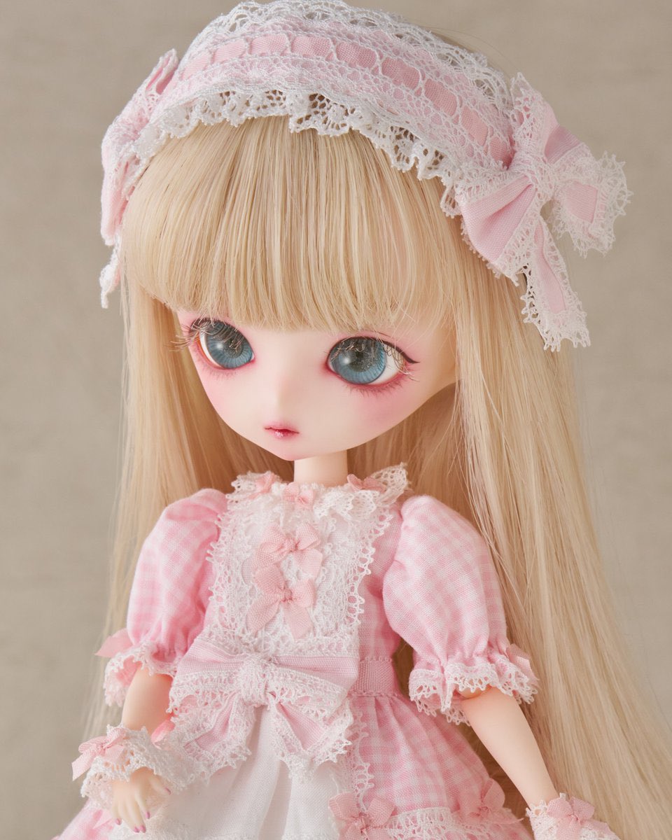 先日のアイドール、ホビージャパンブースで展示発表となりました青木美沙子ちゃんコラボの『Harmonia bloom meets Misako Aoki』。Marie (マリー)、Louise (ルイーズ)メイクデザイン担当させていただきました。2体とも本当に素敵✨よろしくお願いいたします🌹

#Harmoniabloom #Dollybird