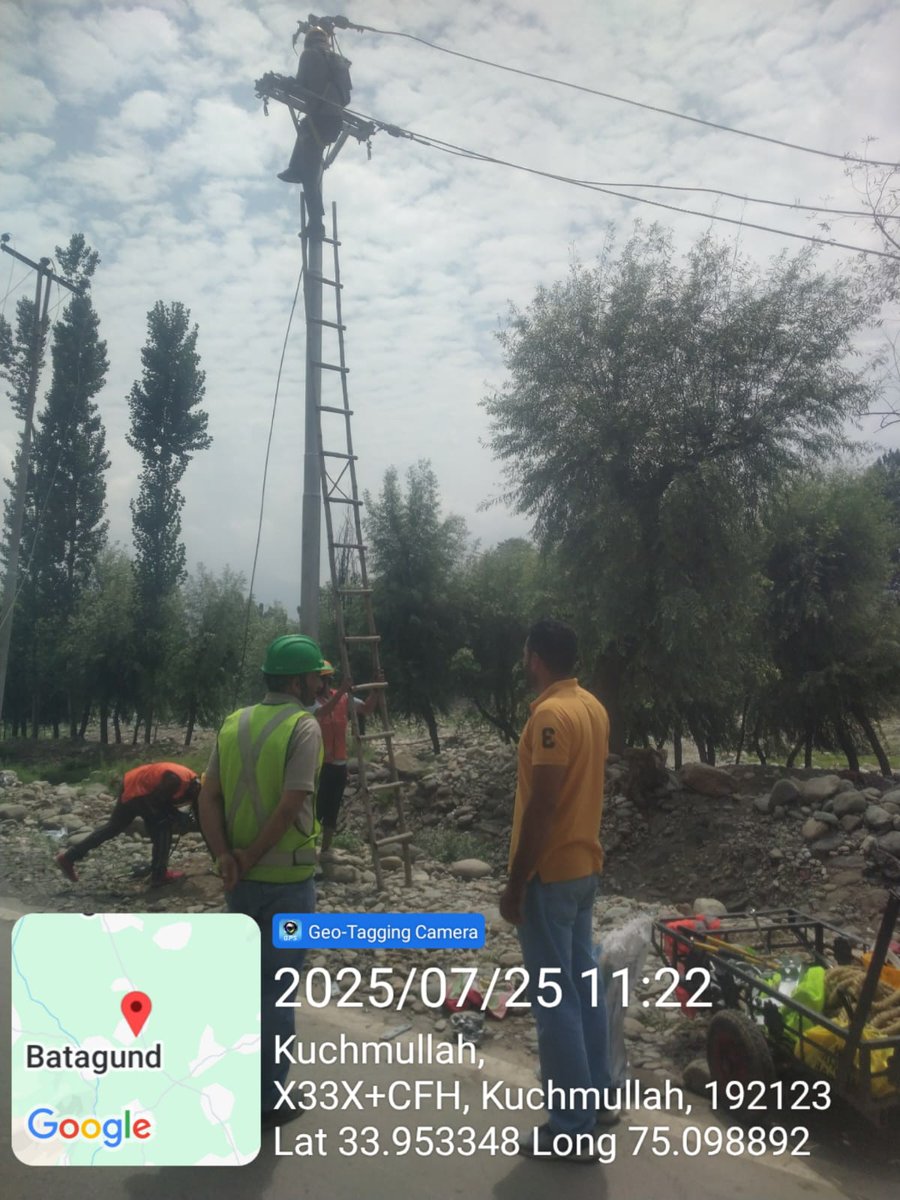 Empowering Progress!

100 Sqmm ACSR conductor stringing underway at Lurgam Feeder, Subdivision Tral, ED Awantipora under the RDSS scheme  paving the way for a stronger, more reliable power network! 
#RDSS #PoweringKashmir #InfrastructureUpgrade #KPDCL