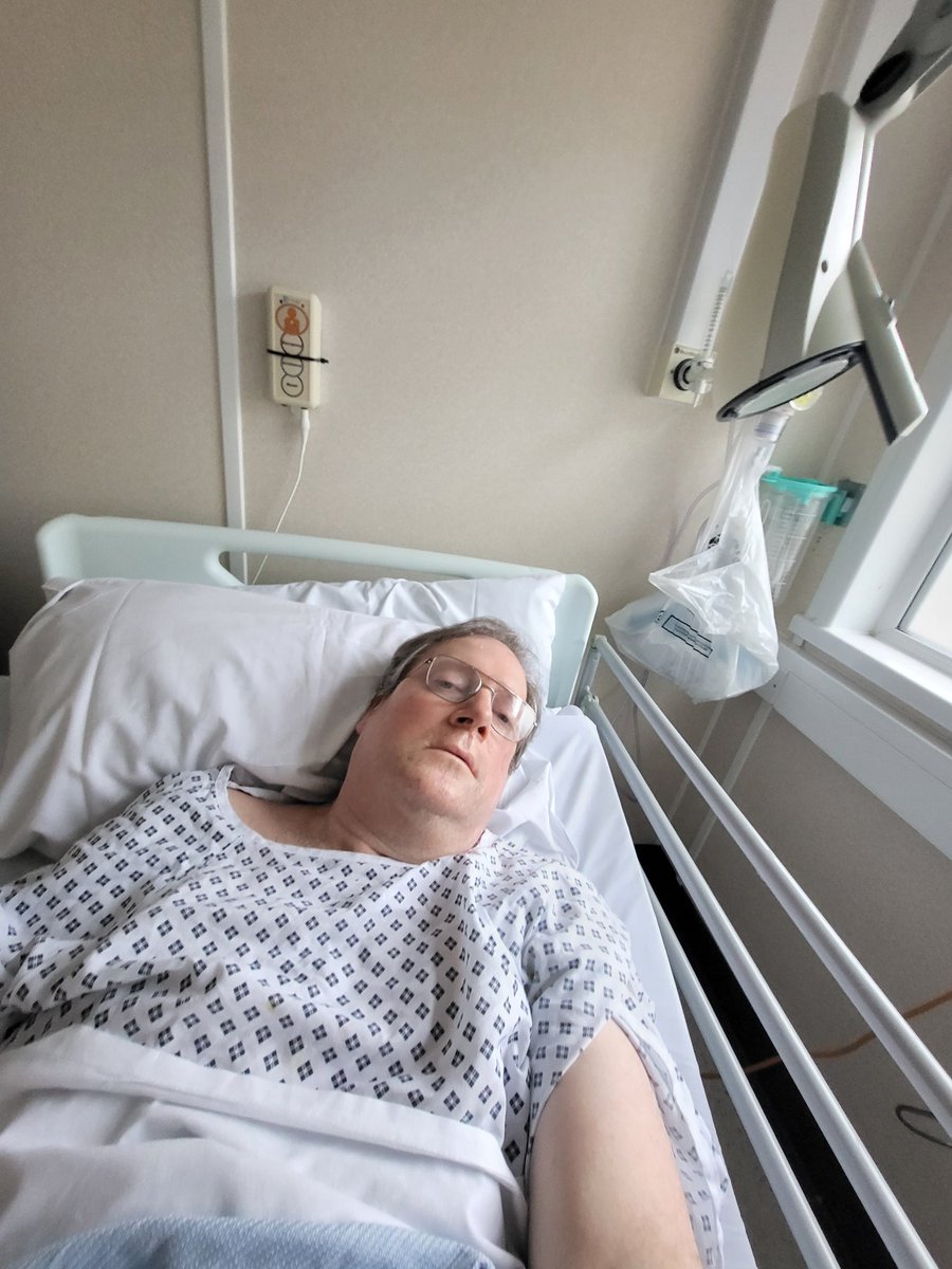 TimmyUk's tweet image. ... early morning in sideroom wearing my excellent reading glasses watching nothing because it's early in sideroom in hospital ... ๐ฅ ๐ ๐งโโ๏ธ ๐ฑ ๐ผ ๐คณ ๐ฐ ๐ก ๐ ๐