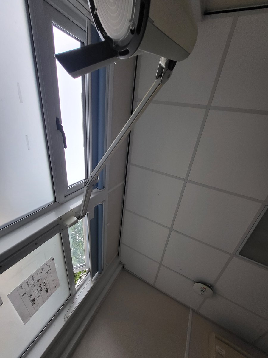 TimmyUk's tweet image. ... early morning in sideroom wearing my excellent reading glasses watching nothing because it's early in sideroom in hospital ... ๐ฅ ๐ ๐งโโ๏ธ ๐ฑ ๐ผ ๐คณ ๐ฐ ๐ก ๐ ๐
