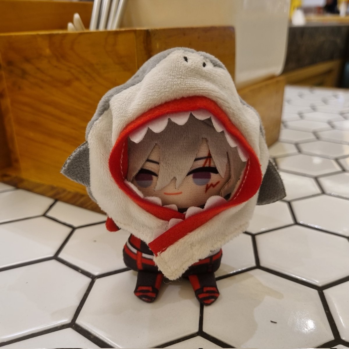 jenengkufeli's tweet image. Shark bait hu ha ha