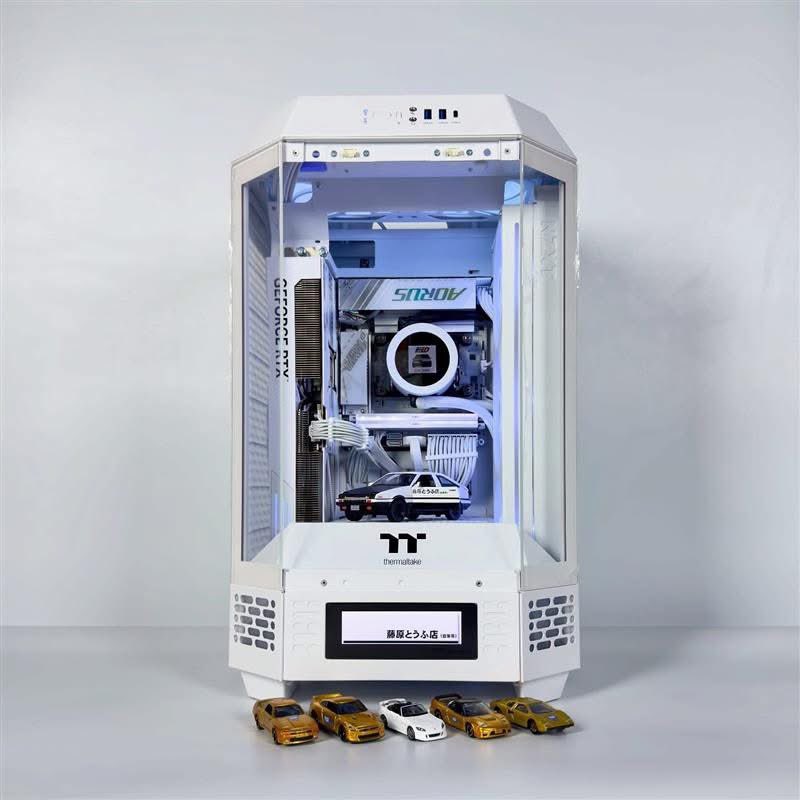 The Tower 250 小さくなってもデザイン性は損なわず、パソコン内部が