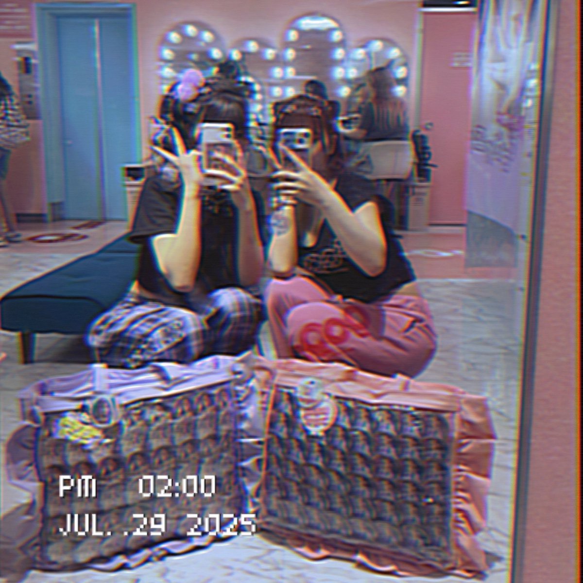 A__i____oO's tweet photo. 東京ドーム1日目➰🩷💜 https://t.co/F1cX8ubWdh