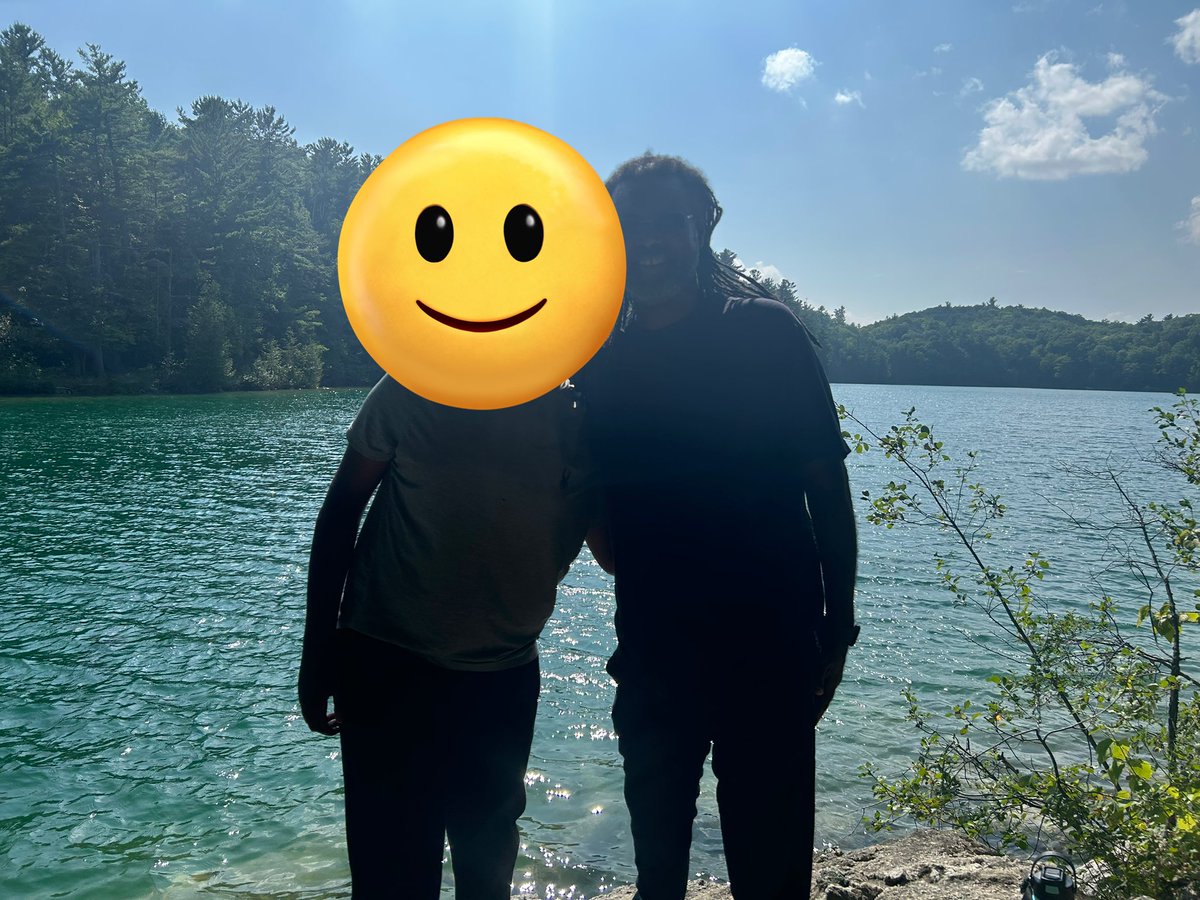 abdi_bileh's tweet image. 🌲 Randonnée père-fille – Parc de la Gatineau
Suivre ma fille en randonnée, c’est tout un défi… surtout quand elle marche comme si elle s’entraînait pour les Jeux olympiques ! 😅
Un moment de qualité, entre nature, discussions, et souffle court (le mien, évidemment).
Ces…