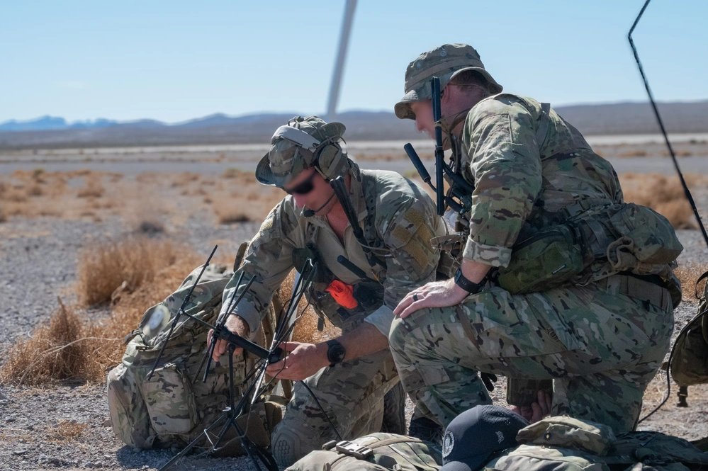 GS5913's tweet image. U.S. Air Force Air Commandos conduct airfield survey
dvidshub.net/image/9223618/…