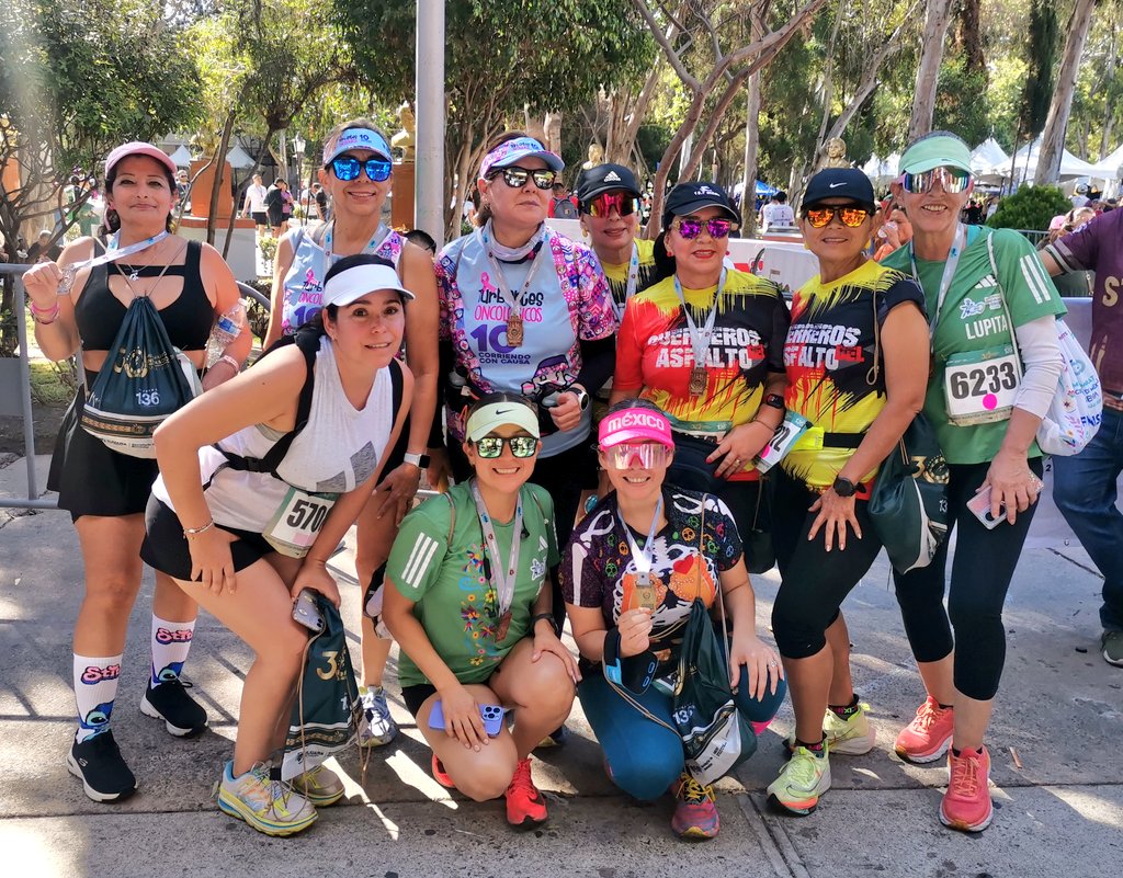 #MedalMonday #21KTijuana ayer sumando un medio maratón más. #YoElegiCorrer felicidades a todos los que sumamos kms dsd cualquier lugar del mundo mundial dnd se encuentren 😜👟👟💓