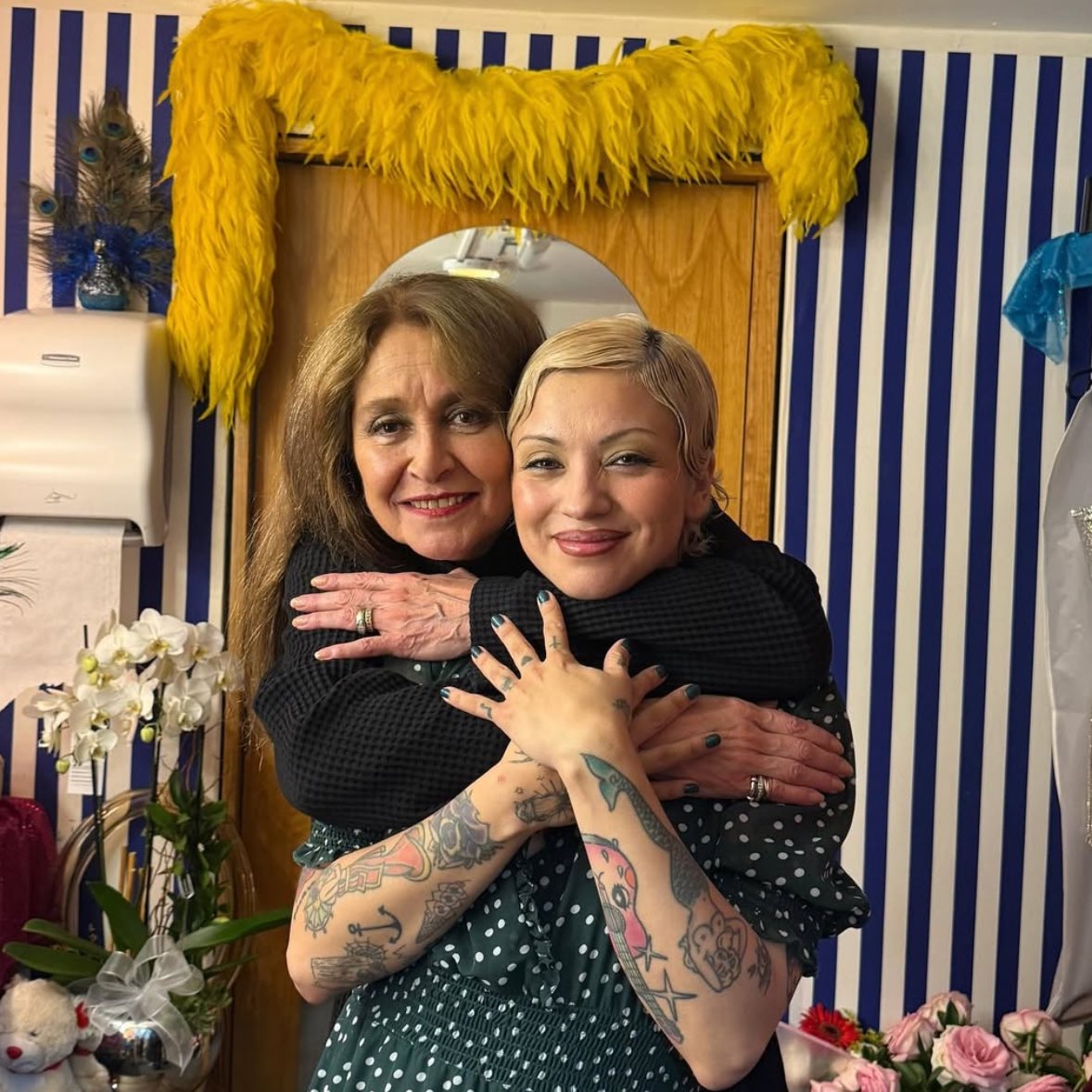 alwaysxmon's tweet photo. 😭 la foto más linda e iconic https://t.co/M41rMcNdyW