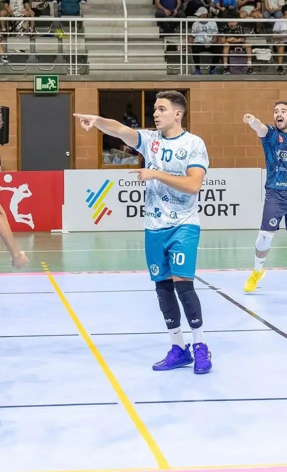 Club Voleibol Guaguas Las Palmas de Gran Canaria (@cvguaguas) on Twitter photo Una de líberos.
Pasó por el <a href="/cdcisnerosalter/">cdcisnerosalter</a> y ahora pondrá su juego al servicio del <a href="/cvplayasdebenid/">Club Voleibol Playas de Benidorm</a>.
Néstor Piqueres está en la Superliga 25-26.
Ver los detalles en cvplayasdebenidorm.com/nestor-piquere… Una de líberos.
Pasó por el <a href="/cdcisnerosalter/">cdcisnerosalter</a> y ahora pondrá su juego al servicio del <a href="/cvplayasdebenid/">Club Voleibol Playas de Benidorm</a>.
Néstor Piqueres está en la Superliga 25-26.
Ver los detalles en cvplayasdebenidorm.com/nestor-piquere…