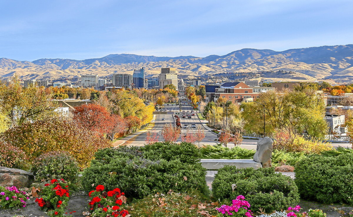 Boise, diasporaren topagune, eta askoz gehiago.
▶️ urls.fr/JLnTbA

Gaur, uztailaren 29an, hasi eta agorrilaren 3ra arte Jaialdia eginen da Boisen. Idaho estatuko hiriburua aspaldi da Estatu Batuetako euskal diasporaren hiri nagusia.