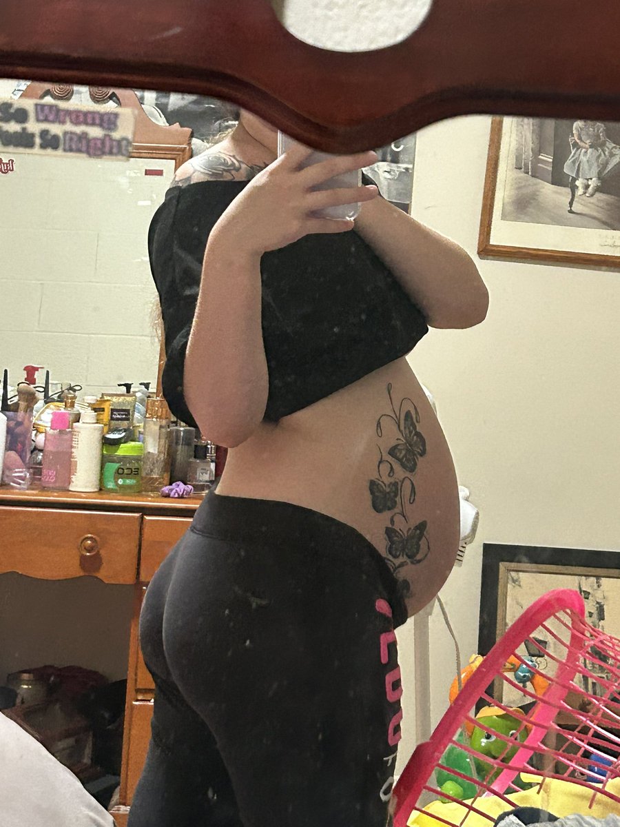 brooksofire's tweet photo. Interested in prego content ? 😍 text snap to buy content ONLY . 18+ @brooksopretty0 https://t.co/04LFlavF0V