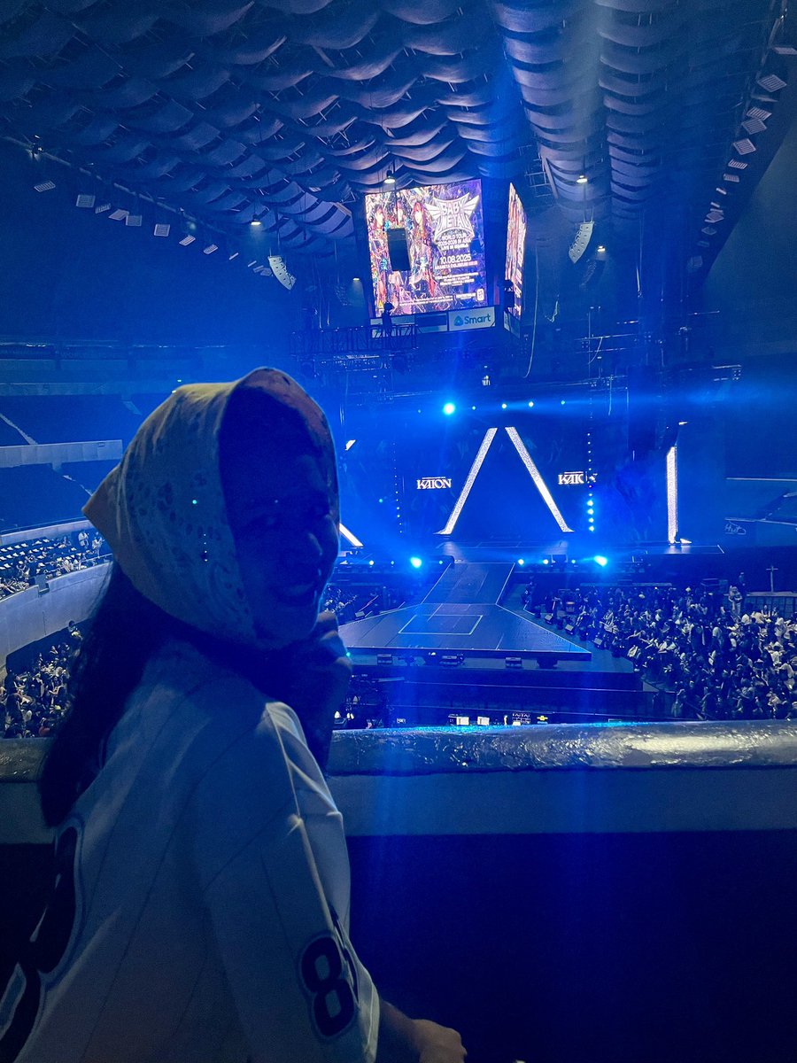 misisrover's tweet photo. somakses si pinay erigom 🧸

#exol #KAIONinManila https://t.co/FiZRIFYW1W