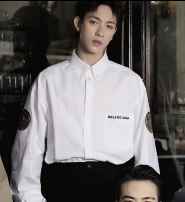 jernram's tweet image. น้องอองรี balenciaga ดิวะ 💯