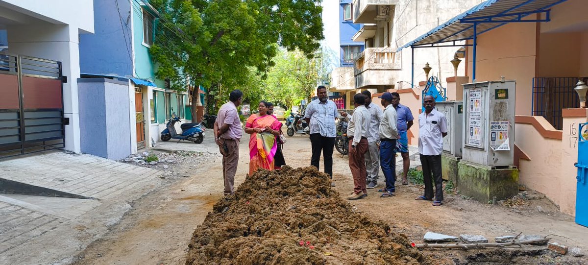 DMK_Chennai's tweet image. பெருநகர சென்னை மாநகராட்சி 6வது மண்டல குழு தலைவர் பொது குழு உறுப்பினர் திருமதி.சரிதா மகேஷ்குமார்MC அவர்கள், வார்டு 69க்கு உட்பட்ட வாஞ்சிநாதன் 2வது தெரு, வாஞ்சிநாதன் 3வதுதெரு, செங்கல்வராயன் தெரு, சிவகாமி தெரு, Gkm காலனி 2வது தெரு, Gkm 3வது தெரு, குமரன் நகர் குறுக்கு தெரு, குமரன்…