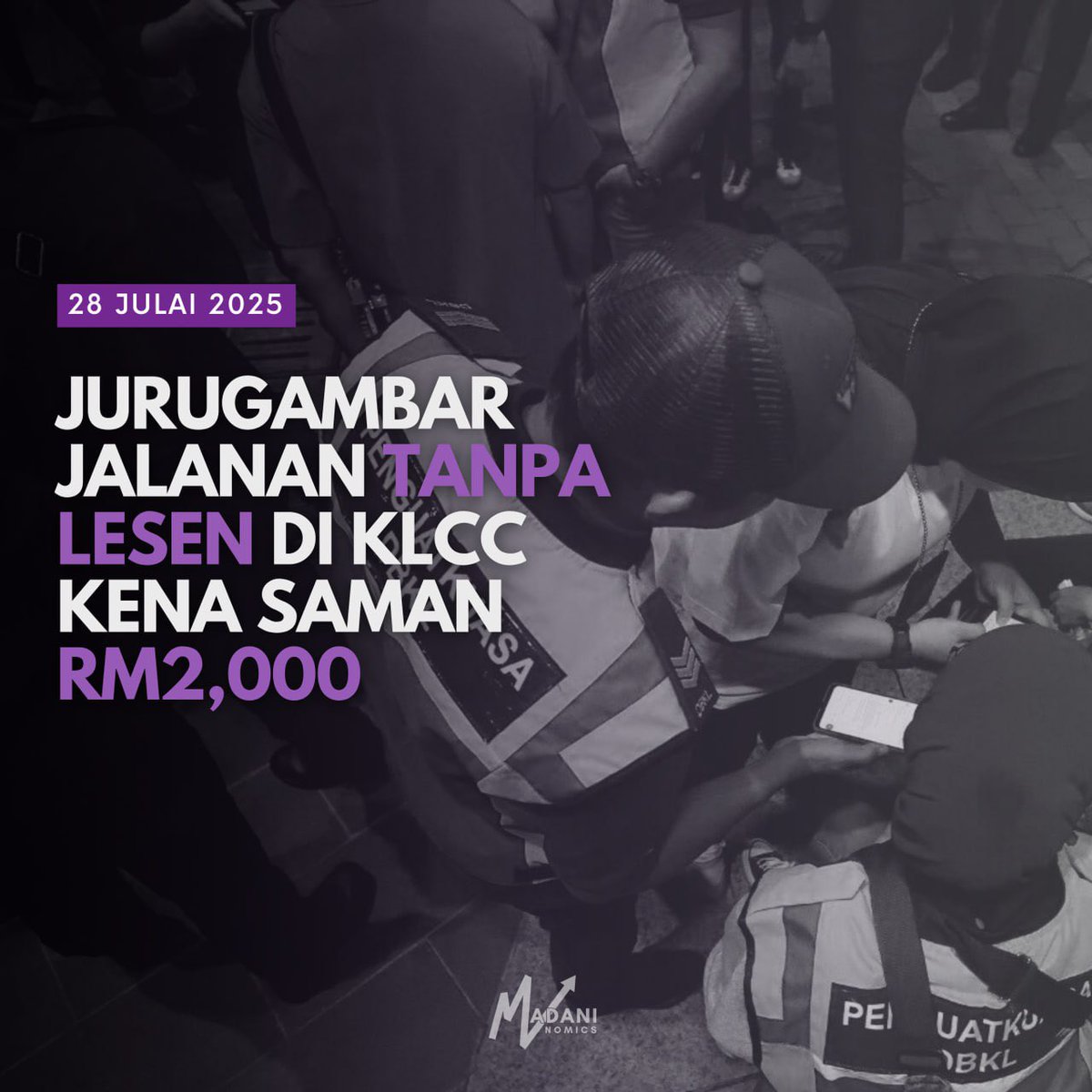 MadaniNomics π²πΎ (@madaninomics) on Twitter photo MNNews π Jurugambar Jalanan KLCC Disaman RM2,000 Tanpa Lesen
Hampir 30 jurugambar jalanan disaman dalam operasi bersepadu <a href="/klstrikeforce/">KL Strike Force</a> di sekitar KLCC malam tadi kerana didapati menawarkan perkhidmatan fotografi tanpa lesen sah. Operasi melibatkan <a href="/DBKL2u/">Dewan Bandaraya Kuala Lumpur</a>, <a href="/PDRMsia/">Polis Diraja M'sia</a> dan MNNews π Jurugambar Jalanan KLCC Disaman RM2,000 Tanpa Lesen
Hampir 30 jurugambar jalanan disaman dalam operasi bersepadu <a href="/klstrikeforce/">KL Strike Force</a> di sekitar KLCC malam tadi kerana didapati menawarkan perkhidmatan fotografi tanpa lesen sah. Operasi melibatkan <a href="/DBKL2u/">Dewan Bandaraya Kuala Lumpur</a>, <a href="/PDRMsia/">Polis Diraja M'sia</a> dan
