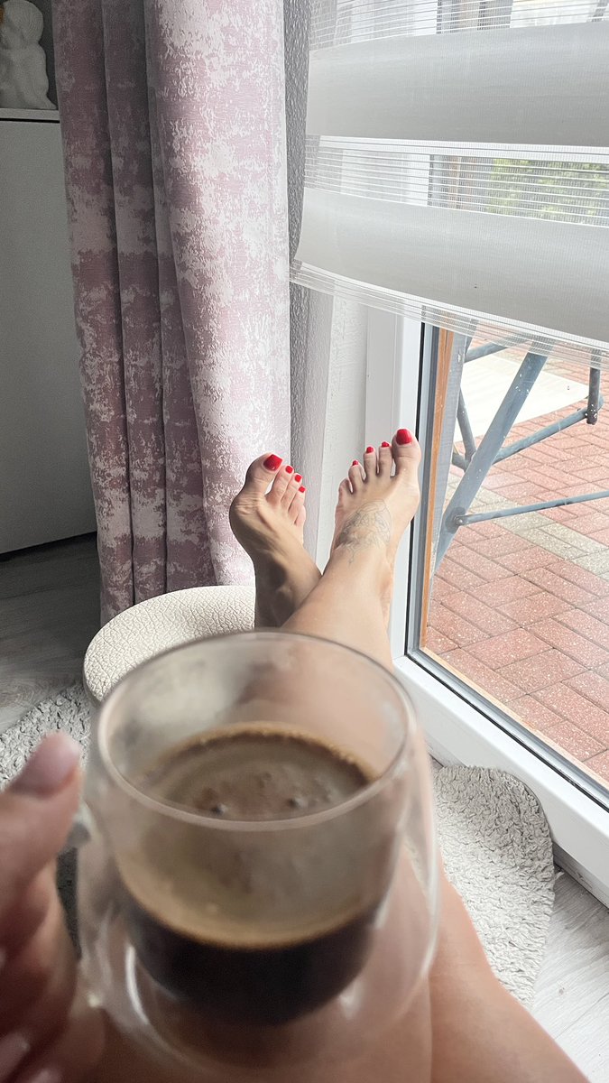 Starting the day right. Would you be worthy of serving during my coffee ritual?

 MorningVibes CoffeeTime 
CozyMorning PowerfulEnergy RelaxWithMe