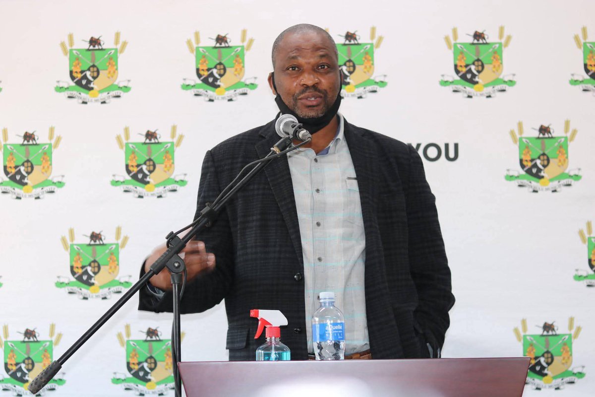 FORMER MUNICIPAL MANAGER OF UMZIMKHULU LOCAL MUNICIPALITY ARRESTED 

Mr Zweliphansi Sikhosana (55) has been arrested by General Mkhwanazi's political killings task team in connection with the alleged murder of Sindiso Magaqa who was an ANC councillor in KwaZulu-Natal.