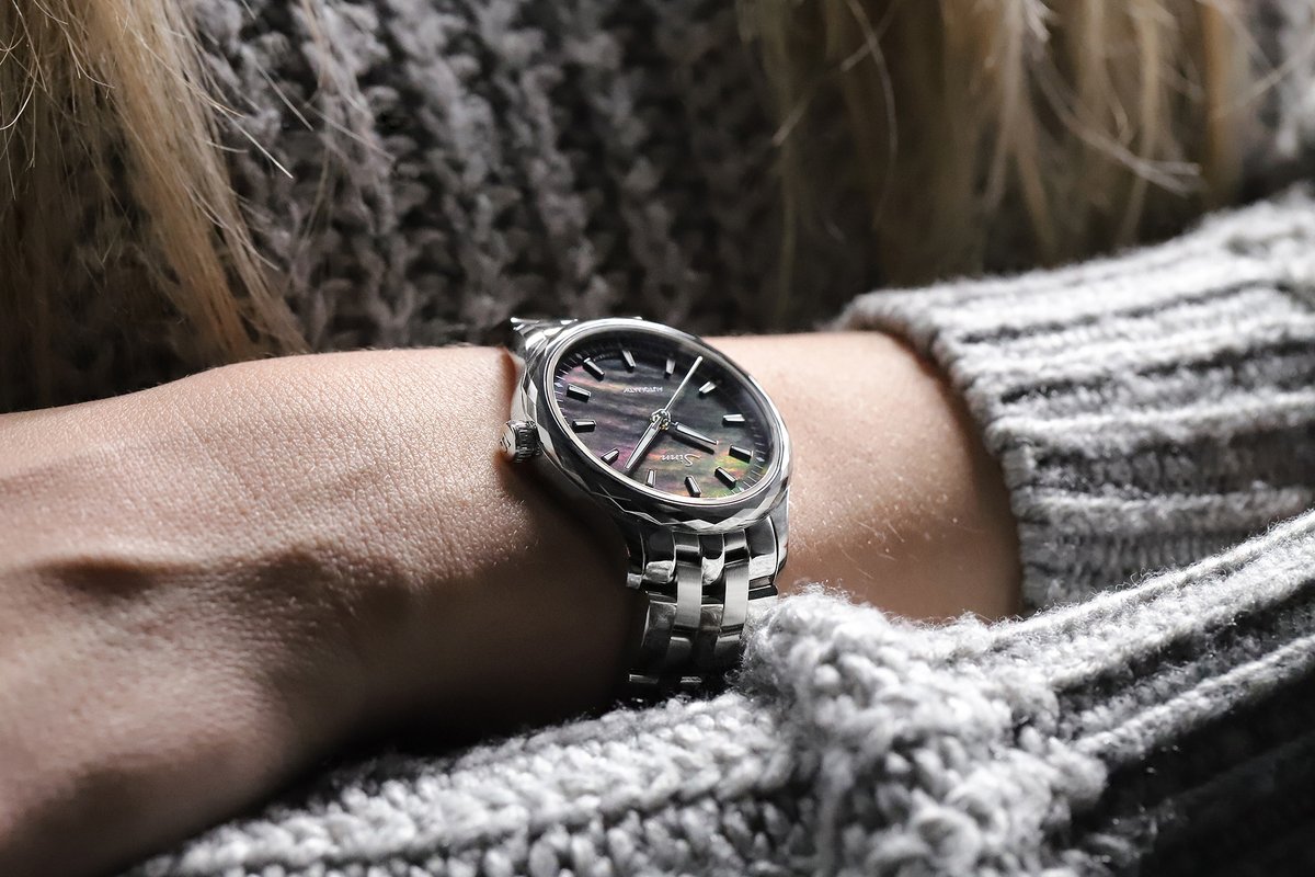 534 Mother-of-Pearl S – the elegant ladies' watch with a faceted bezel. 

Discover the 534 Mother-of-pearl S:
 sinn.de/en/watches/all…