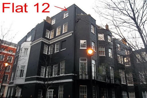 dvesean's tweet image. July 29 1974
London

Mama Cass Elliot 32, formerly of the legendary Mamas &amp;amp; Papas,

Mama Cass d. in her sleep (heart attack) in a London apt owned by Harry Nilsson.

4 yrs later Sept. 7 1978,
Keith Moon, drummer for The Who,
Also 32 yrs old,

Keith Moon would die IN THE SAME APT!