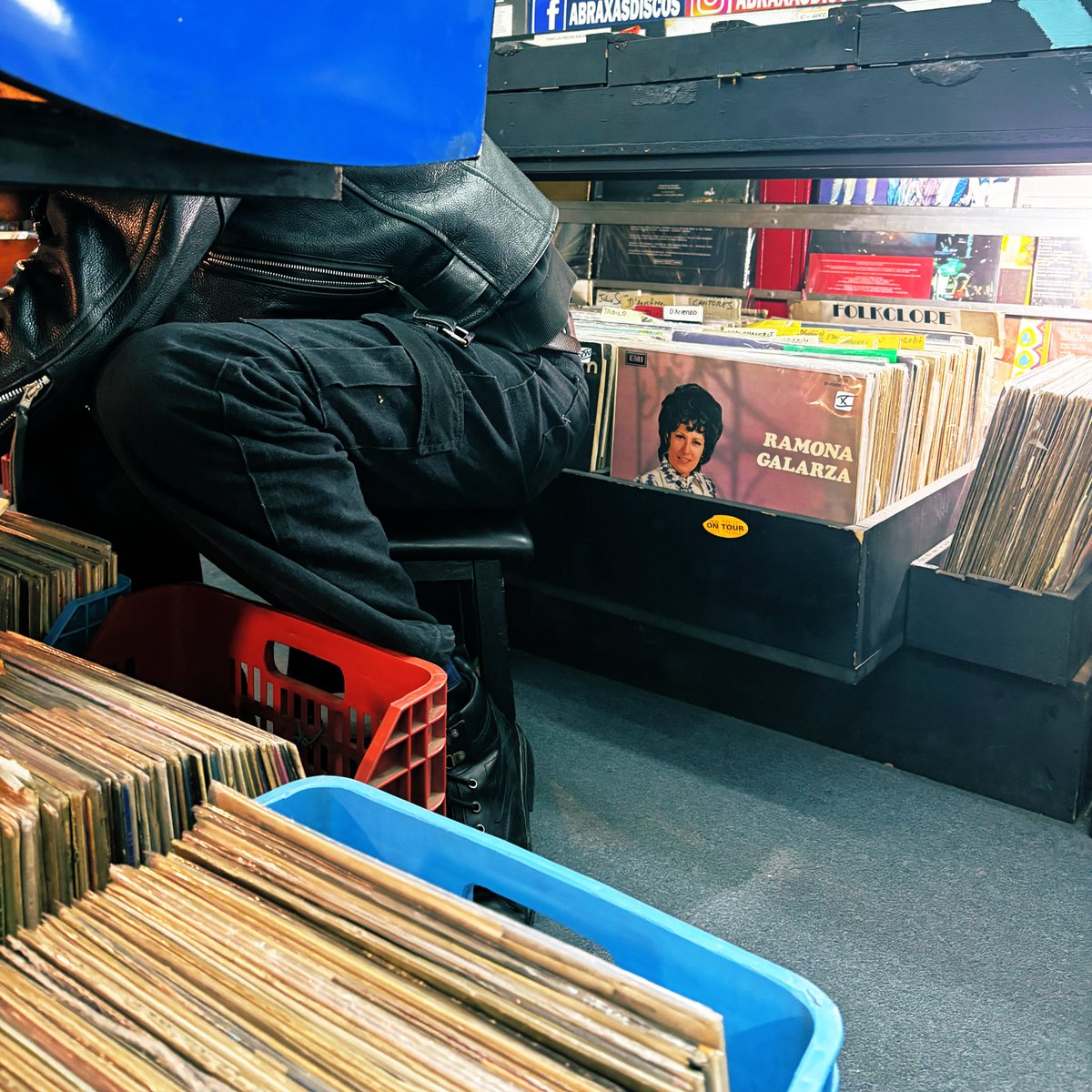 un par de postales del mes.