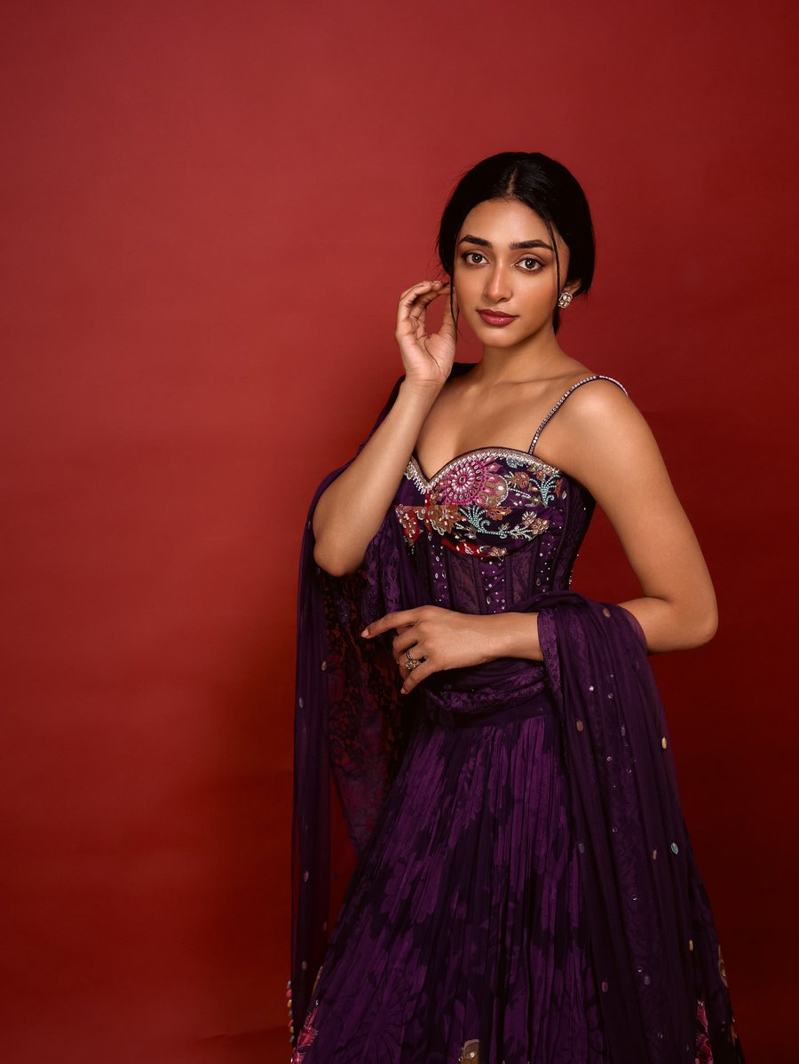 Aneesh_98's tweet image. Preity Mukhundhan !💜

#PreityMukundan #Preity