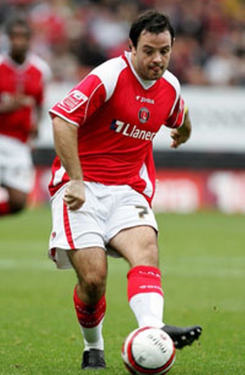 CafcFacts's tweet image. Happy 43rd Birthday to former Charlton Athletic midfielder, Mr Andy Reid
Have a great day @AndyReidXI 👍 #cafc