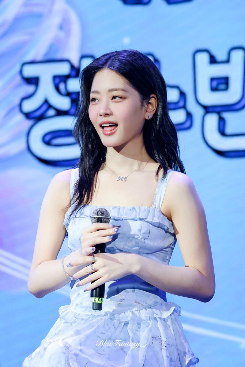 BlueFantasy_7's tweet image. 250727 WUHAN
🤗😲😗😝
@chungsubin47
#ChungSubin #정수빈
#ChungSubinFirstFanMeet
#정수빈_우한_첫팬미팅